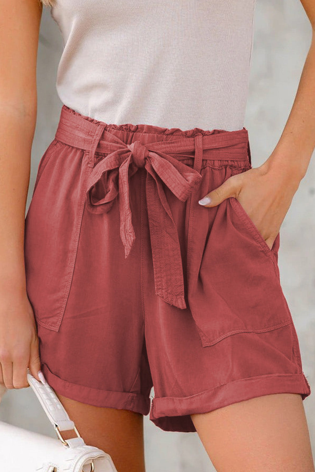 Sewn Cuffed Hemline Pocketed Cargo Shorts with Belt